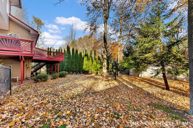 1020 Brookway Court, Norton Shores, MI 49441