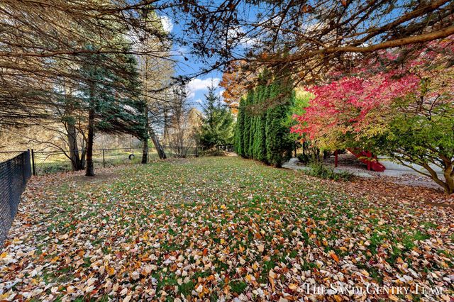 1020 Brookway Court, Norton Shores, MI 49441