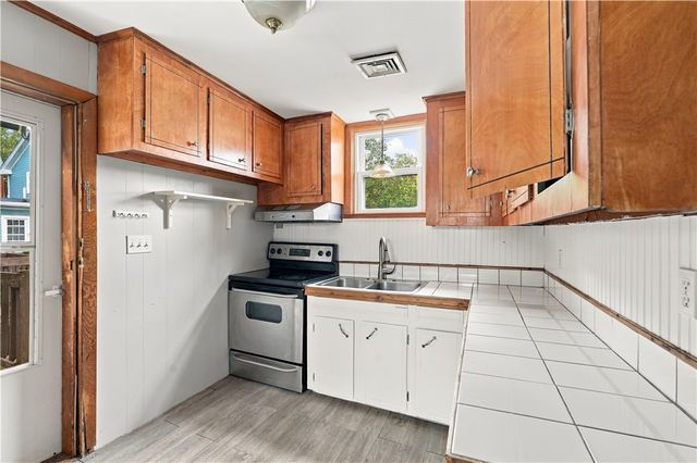 135 Marlborough Street, East Greenwich, RI 02818