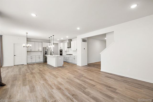 2436 Parkshore Drive, Commerce Charter Township, MI 48382