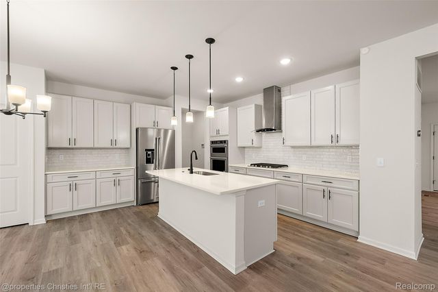2436 Parkshore Drive, Commerce Charter Township, MI 48382