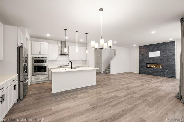2436 Parkshore Drive, Commerce Charter Township, MI 48382