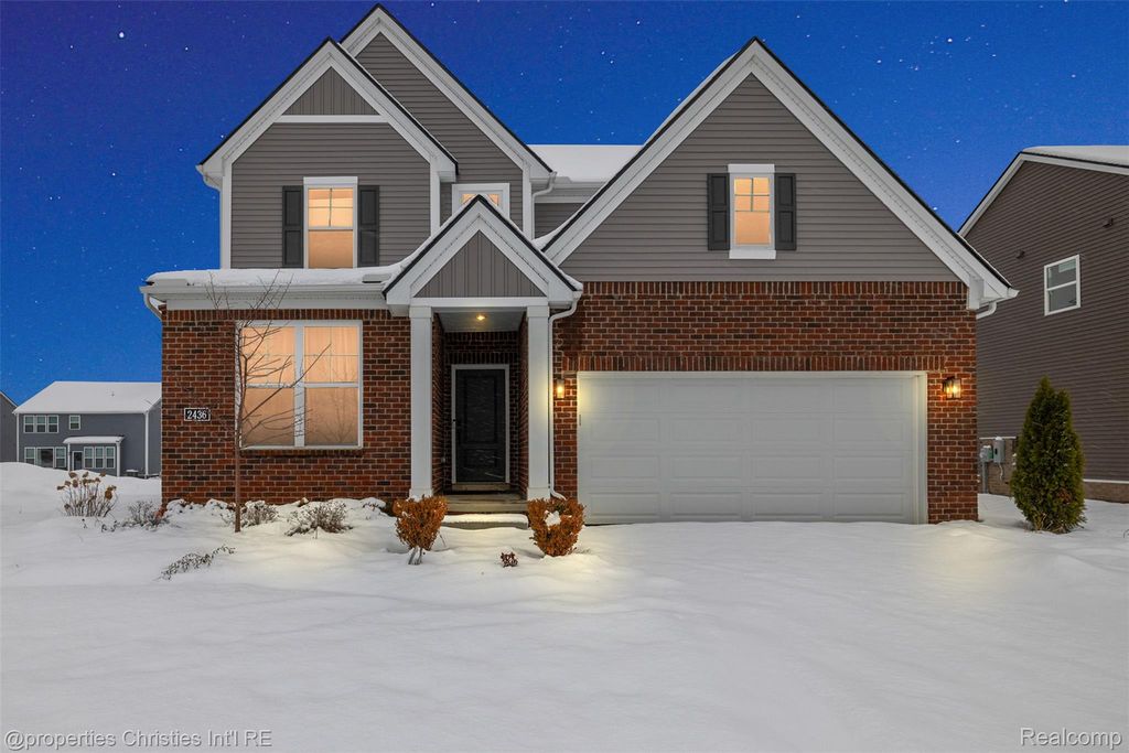 2436 Parkshore Drive, Commerce Charter Township, MI 48382