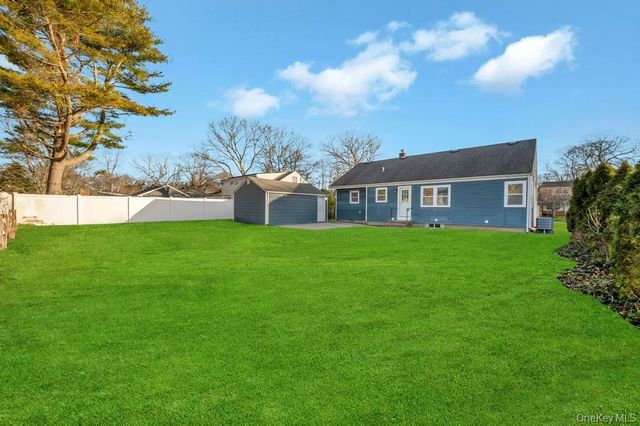 110 Monroe Avenue, Patchogue, NY 11772