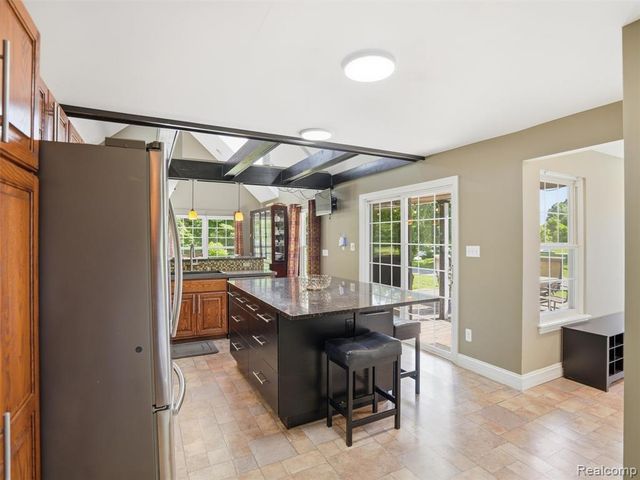 5556 Ormond Road, White Lake, MI 48383