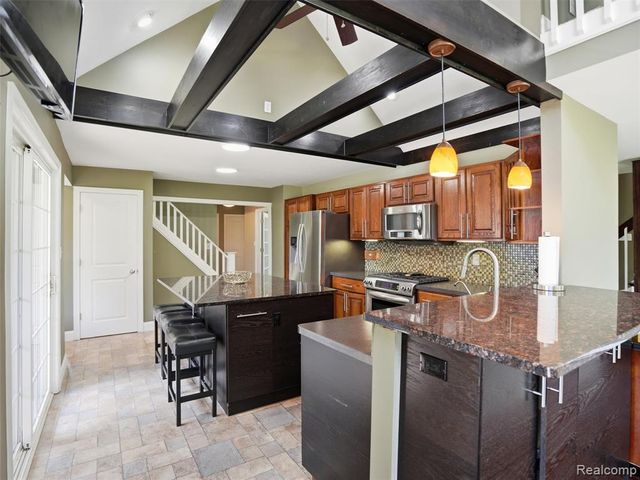 5556 Ormond Road, White Lake, MI 48383
