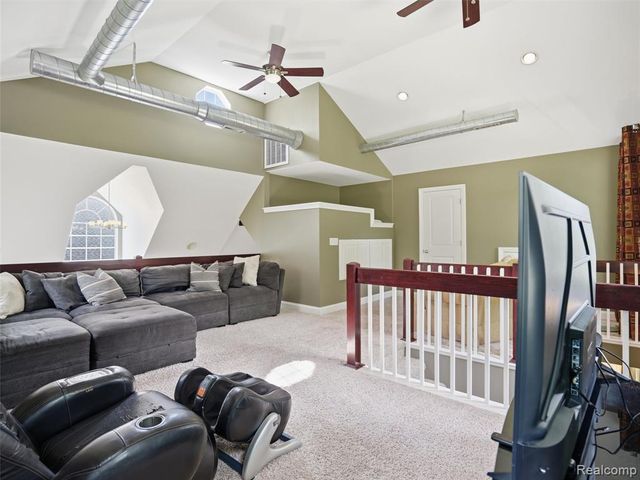 5556 Ormond Road, White Lake, MI 48383