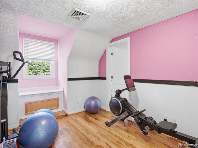 5556 Ormond Road, White Lake, MI 48383