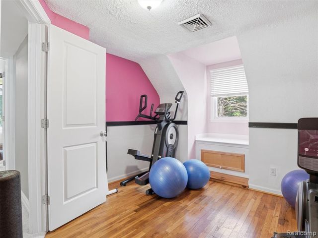 5556 Ormond Road, White Lake, MI 48383