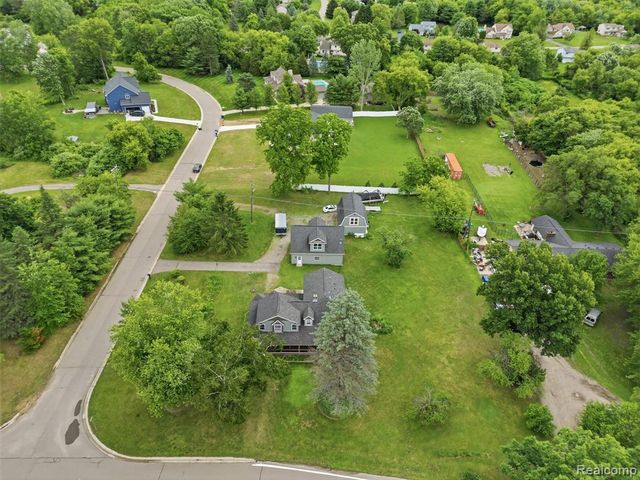 5556 Ormond Road, White Lake, MI 48383