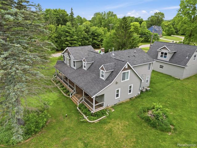 5556 Ormond Road, White Lake, MI 48383