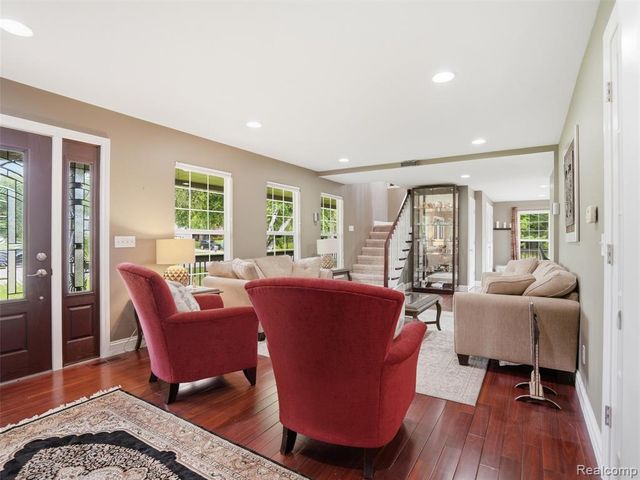 5556 Ormond Road, White Lake, MI 48383