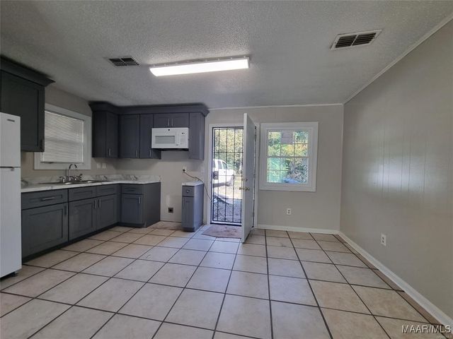 2039 Winona Avenue, Montgomery, AL 36107