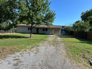 420 SE Monroe Avenue, Krebs, OK 74501