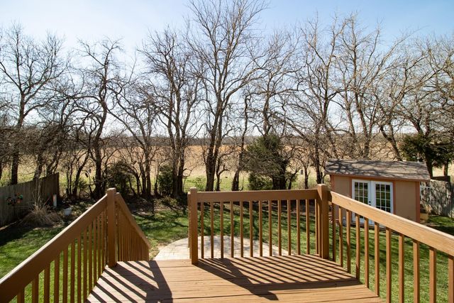 915 N Cedar Brook Cir, Mulvane, KS 67110