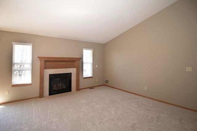 915 N Cedar Brook Cir, Mulvane, KS 67110