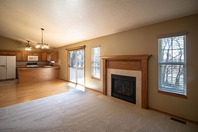 915 N Cedar Brook Cir, Mulvane, KS 67110