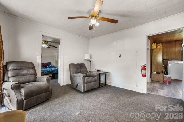 3706 2nd Avenue NW, Hickory, NC 28601