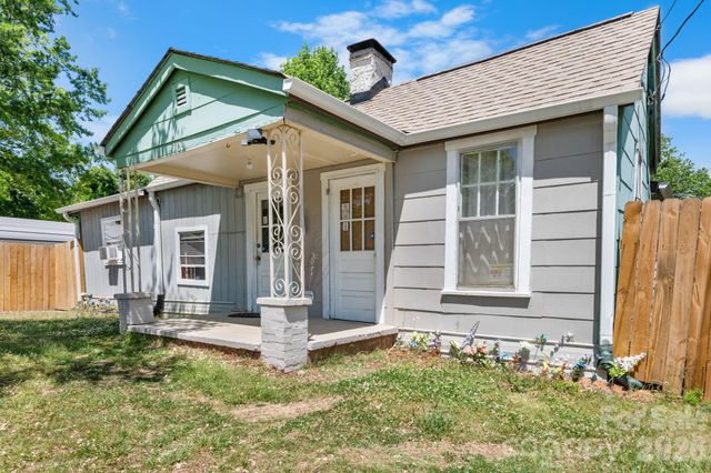 3706 2nd Avenue NW, Hickory, NC 28601