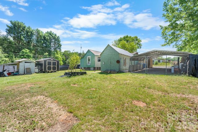 3706 2nd Avenue NW, Hickory, NC 28601