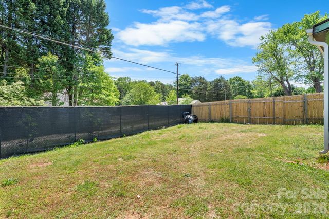 3706 2nd Avenue NW, Hickory, NC 28601