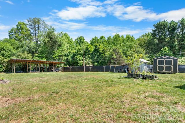 3706 2nd Avenue NW, Hickory, NC 28601