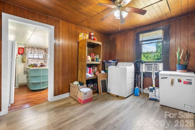 3706 2nd Avenue NW, Hickory, NC 28601