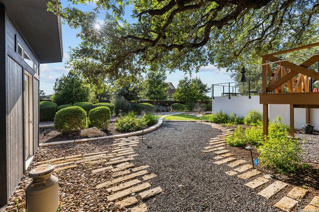 1527 Silent Hollow, San Antonio, TX 78260