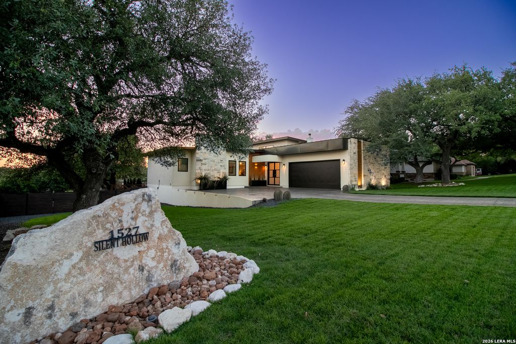 1527 Silent Hollow, San Antonio, TX 78260