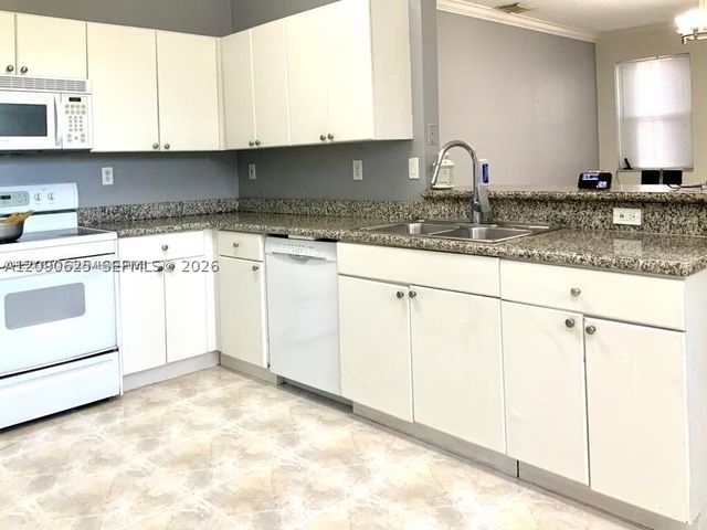 15809 SW 60th Ter 15809, Miami, FL 33193