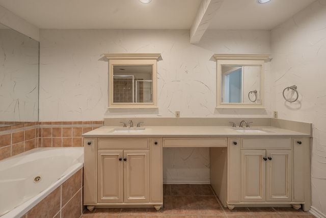 3704 Hulen Park Drive, Fort Worth, TX 76109