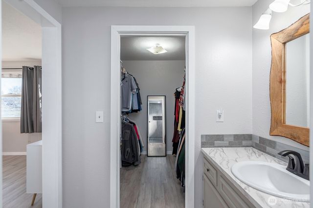 306 Belmont Avenue, Moses Lake, WA 98837