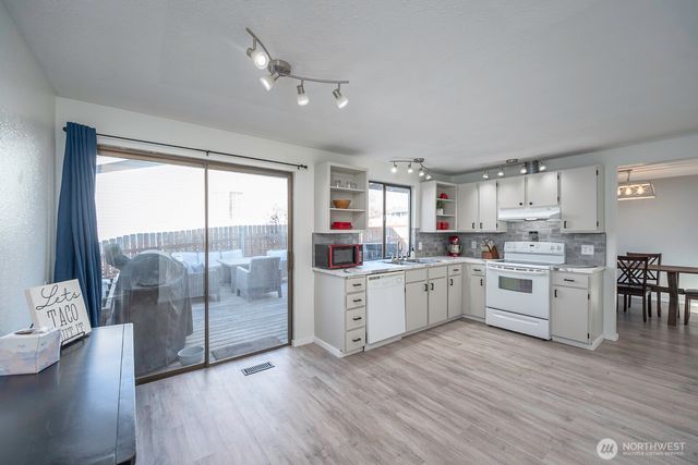 306 Belmont Avenue, Moses Lake, WA 98837