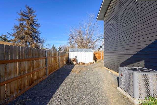 306 Belmont Avenue, Moses Lake, WA 98837