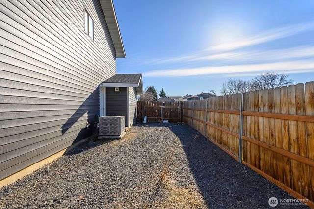 306 Belmont Avenue, Moses Lake, WA 98837