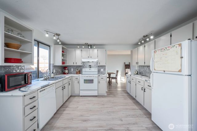 306 Belmont Avenue, Moses Lake, WA 98837