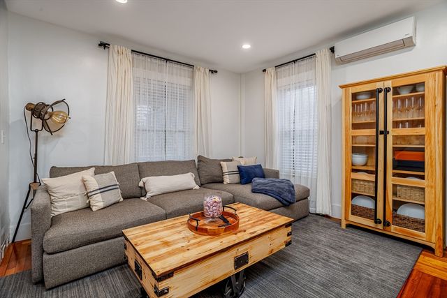 89 Boutelle St, Leominster, MA 01453