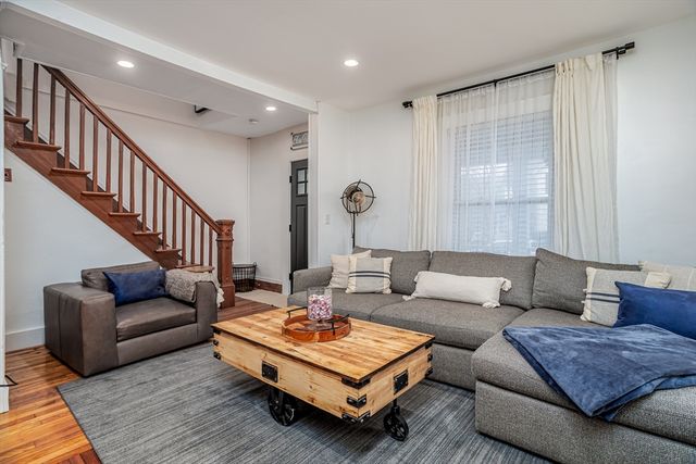 89 Boutelle St, Leominster, MA 01453