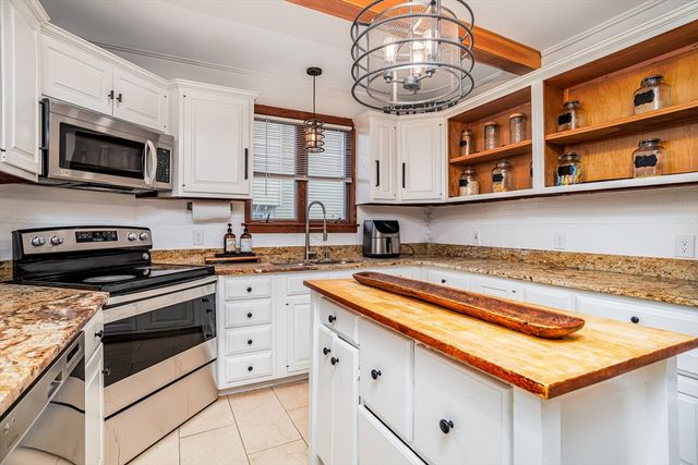 89 Boutelle St, Leominster, MA 01453