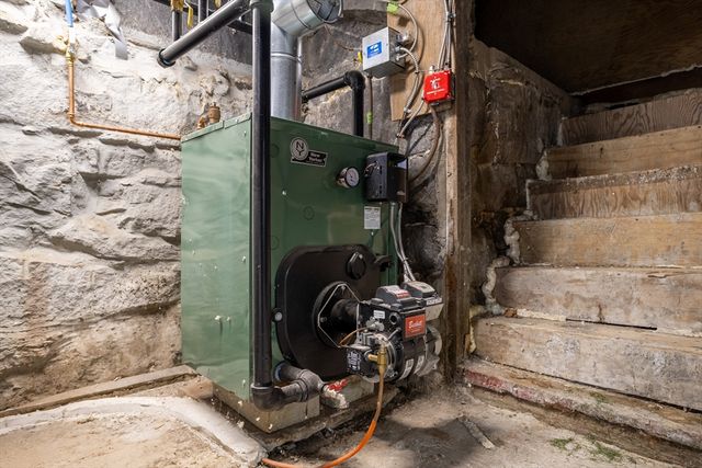 89 Boutelle St, Leominster, MA 01453