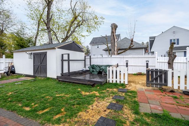 89 Boutelle St, Leominster, MA 01453