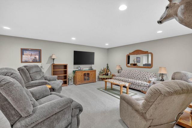 1821 Reese Road, Cedar Falls, IA 50613