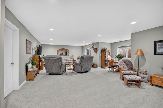 1821 Reese Road, Cedar Falls, IA 50613