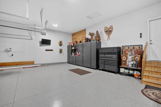 1821 Reese Road, Cedar Falls, IA 50613