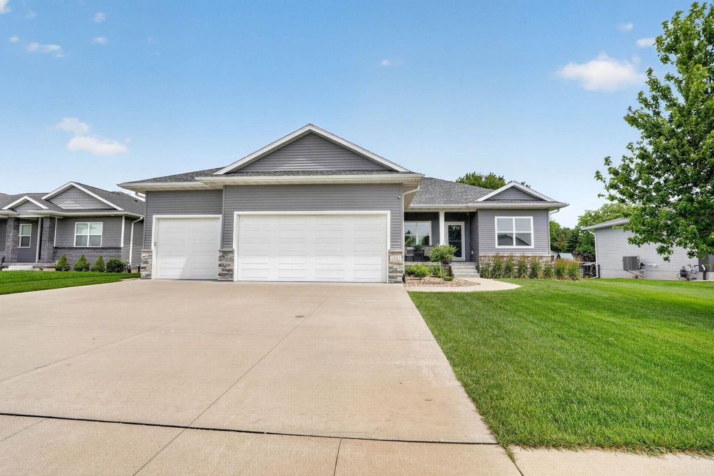 1821 Reese Road, Cedar Falls, IA 50613