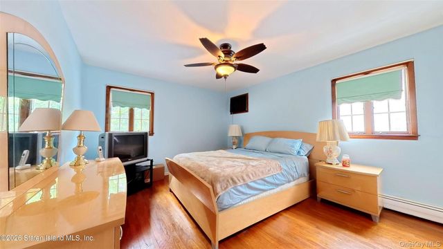 59 Zoe St, Staten Island, NY 10305