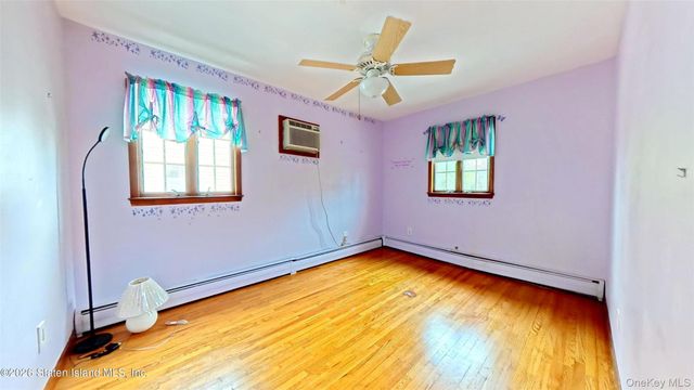 59 Zoe St, Staten Island, NY 10305