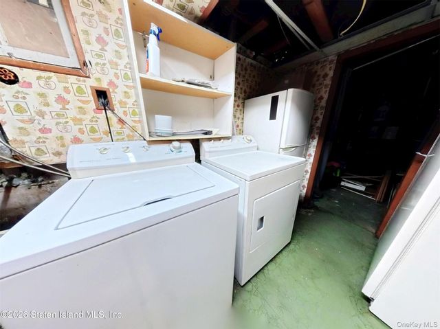 59 Zoe St, Staten Island, NY 10305