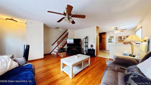 59 Zoe St, Staten Island, NY 10305