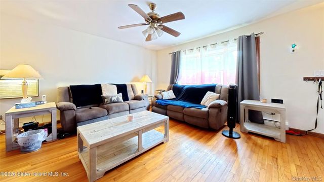 59 Zoe St, Staten Island, NY 10305